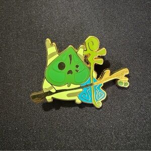 ✨4 for $15✨ makar pin